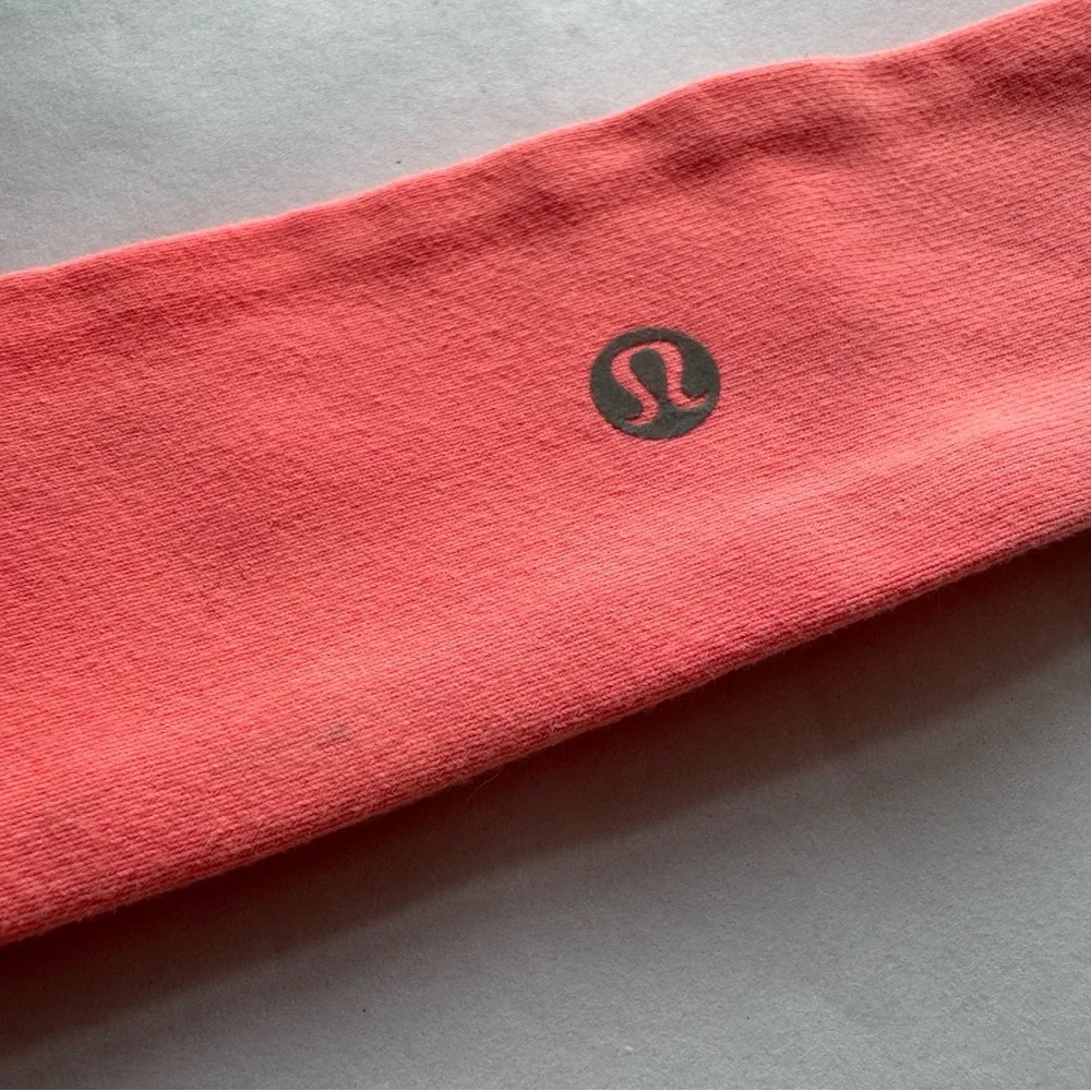 Lululemon Fly Away Tamer Headband II Poppy Coral Luxtreme Lycra Sweat Wicking